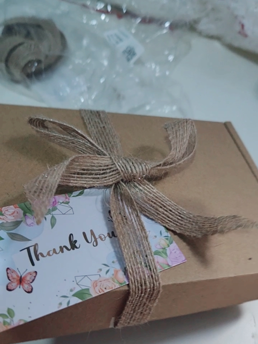 Christmas Gift Box😍. #foryoupage #for #foryoupage❤️❤️ #foru #foryoupageofficial #expression #viral #goviral #goviralgo #lovely #christmas #gift #giftideas #beautiful #gift #uk #luton #pakistan 