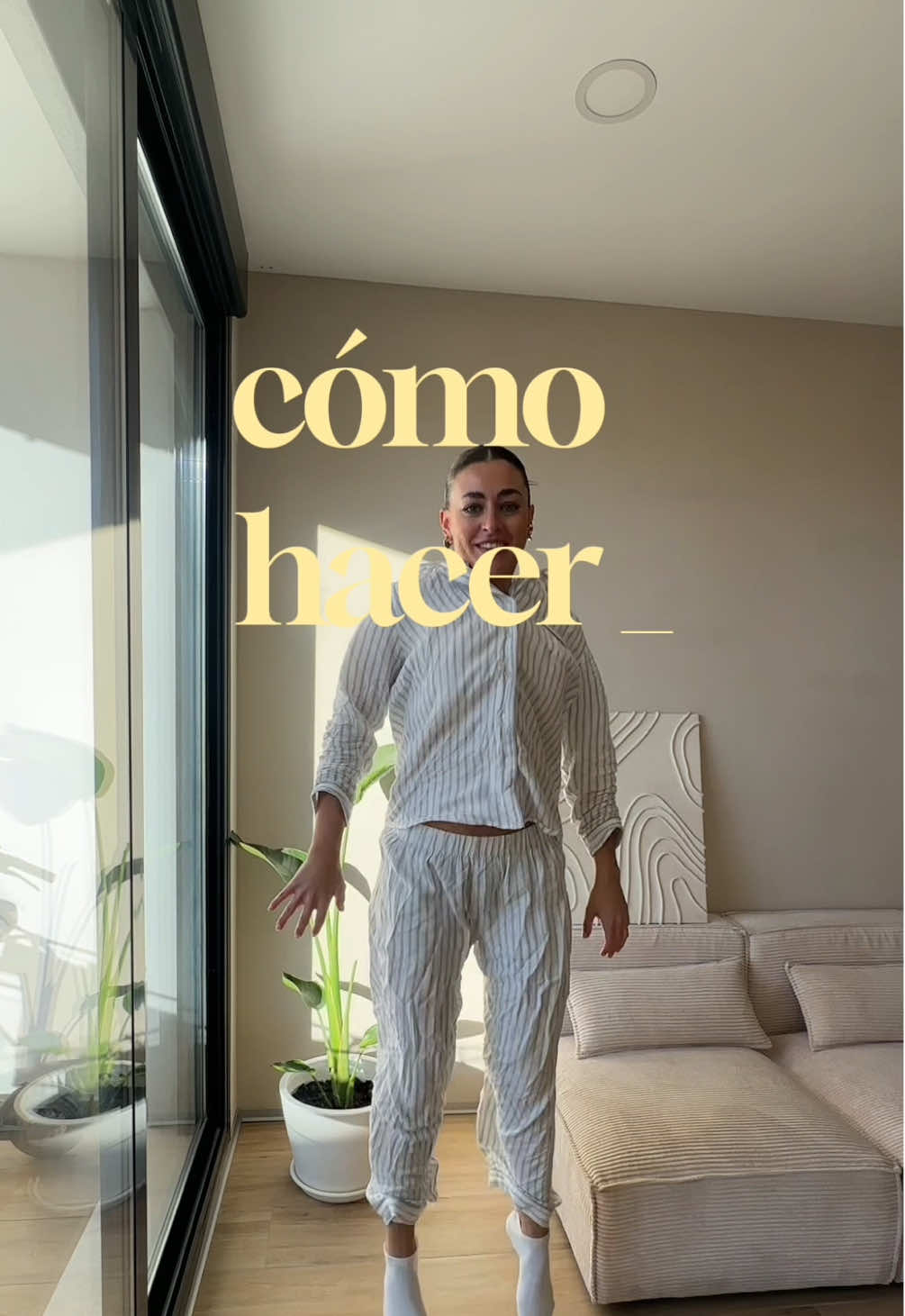 Tuto rapido y facil del efecto viral de ingreso de ropa ✨🤎 #capcut #edicion #tutorialedicion  