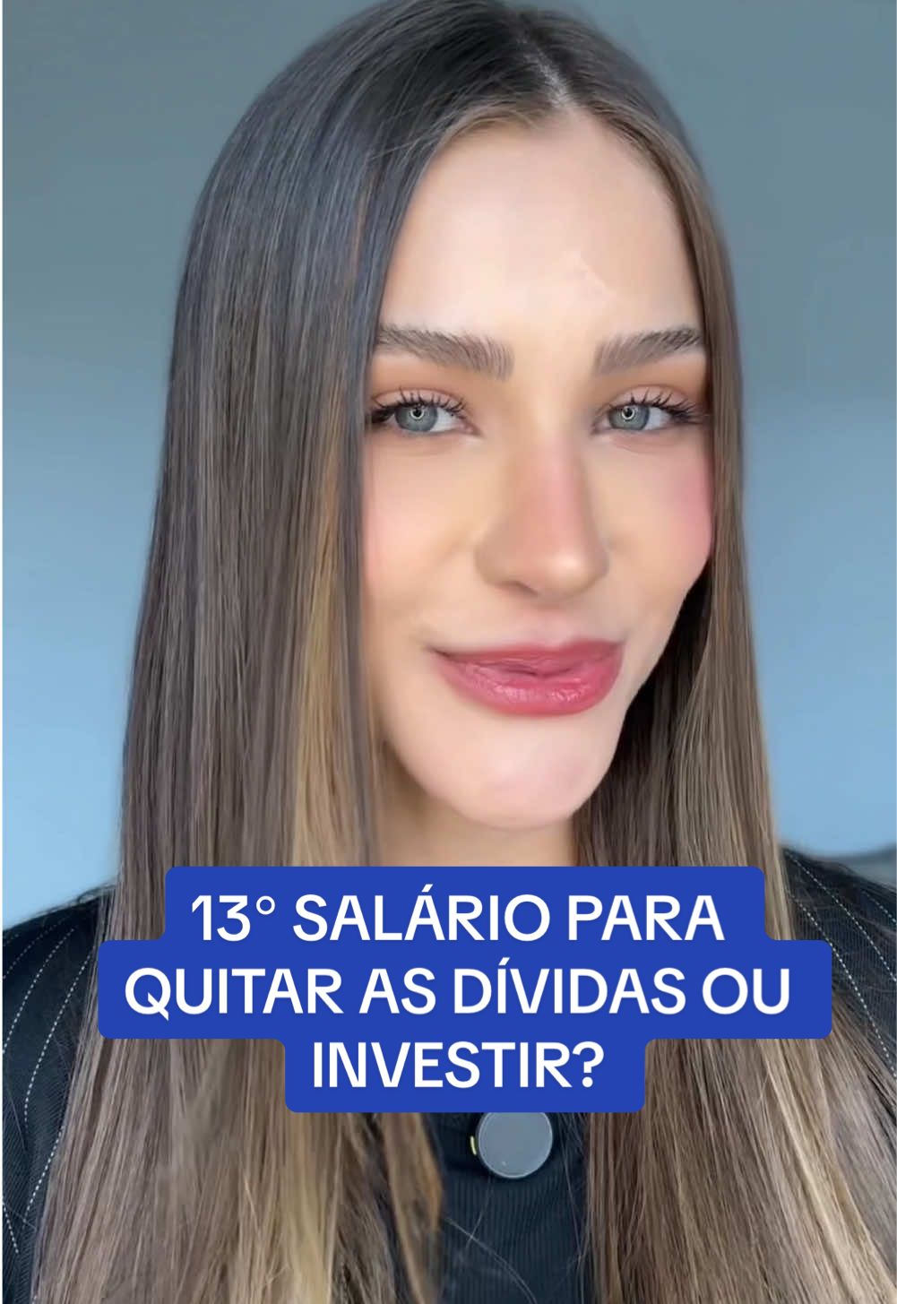 Devo usar o décimo terceiro salário para quitar as dívidas ou para investir?  #decimoterceiro #salario #dividas #investir #investimentos #dinheiro #viral #genialinvestimentos 