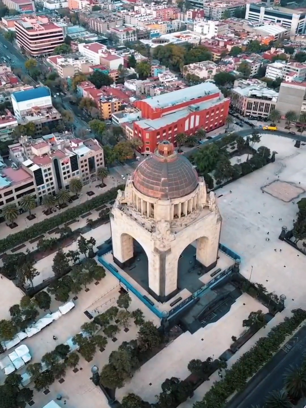 #mexicoatravesdeunalente #mexicocity #mx #dji #djimexico #monumentoalarevolucion @Mike Sánchez 