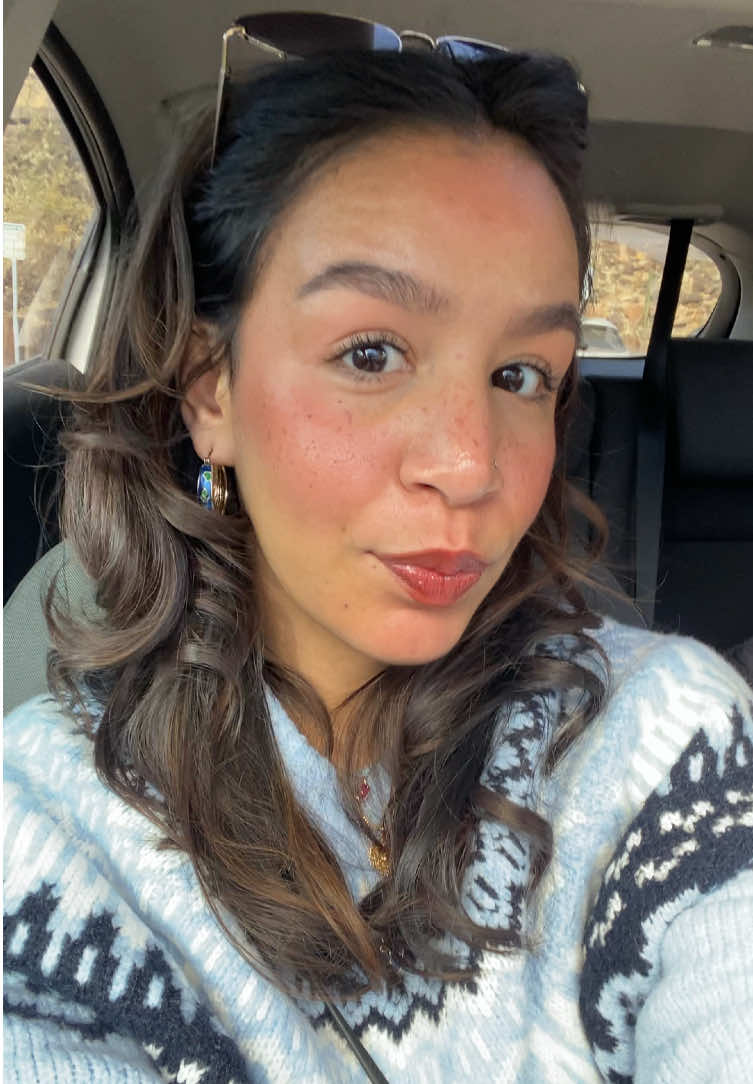 Lipglass touch up go to these days🤎🐻🌰 . Wearing @ColourPop Cosmetics Lippie Pencil in Chain Reaction and @Clinique Black Honey Pop Lip Gloss  . . #lippieoftheday #lipgloss #blackhoneyclinique #makeupoftheday #latinacreatorsforyou