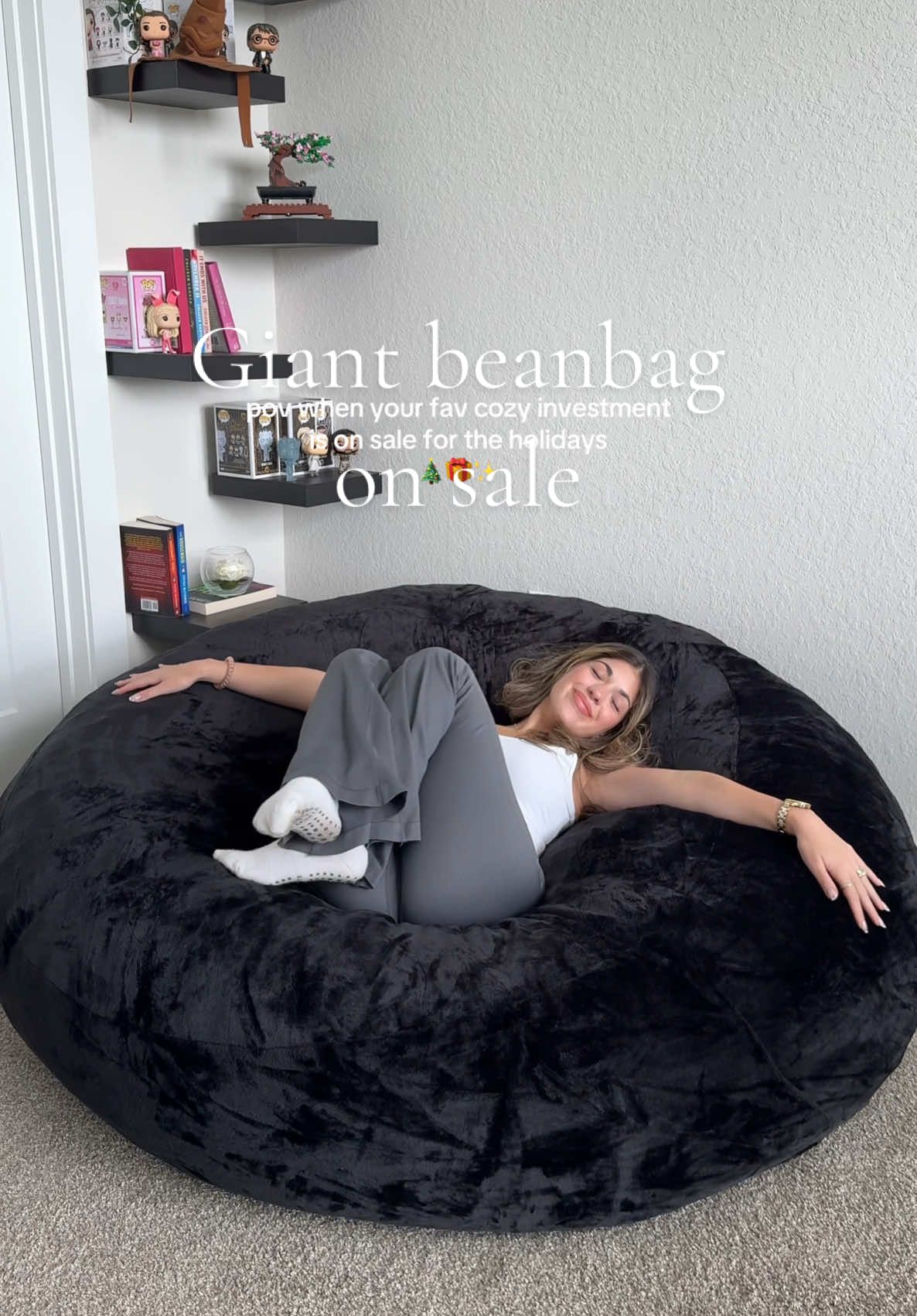 For a fact one of the best gifts to receive/give!!  💯💯 #tiktokshopchristmas #giantbeanbag #beanbag #cozyathome #cozyaesthetic #comfychair #comfyvibes #lazygirlchristmas #readingchair #lazygirl 