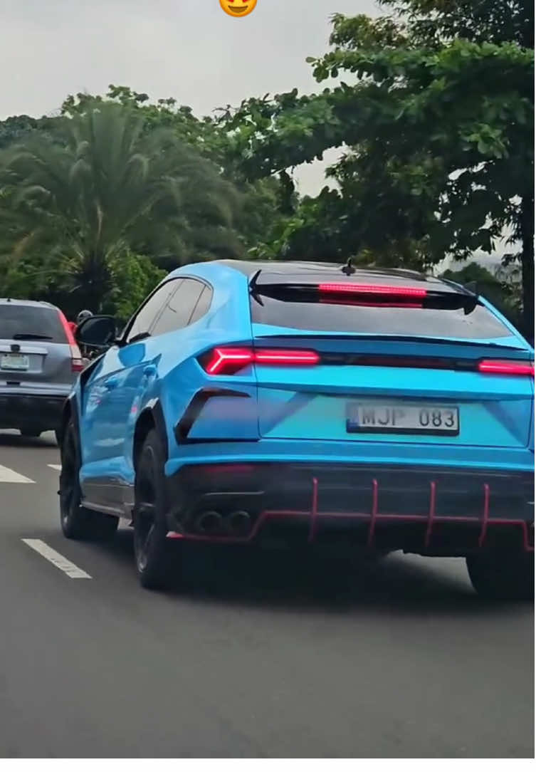 This is not a meme 😂‼️‼️.   #lamborghini #urus #aventador   #v#viral#c#carloversc#carsibadancars  #f#foryouf#fypr#repost #lagoscars #carspotting 