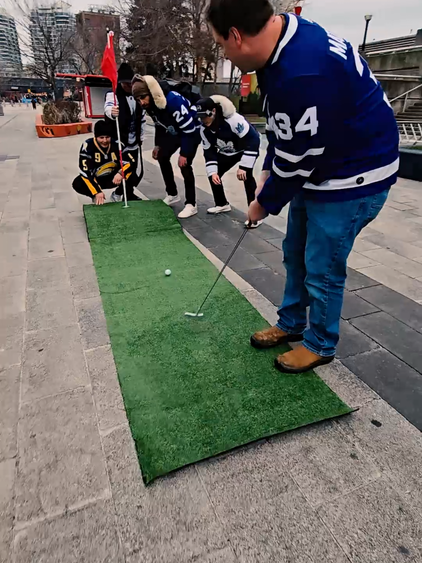 Leafs fans are loving the putt challenge 🤣 #mapleleafs #torontomapleleafs  #torontotiktok 