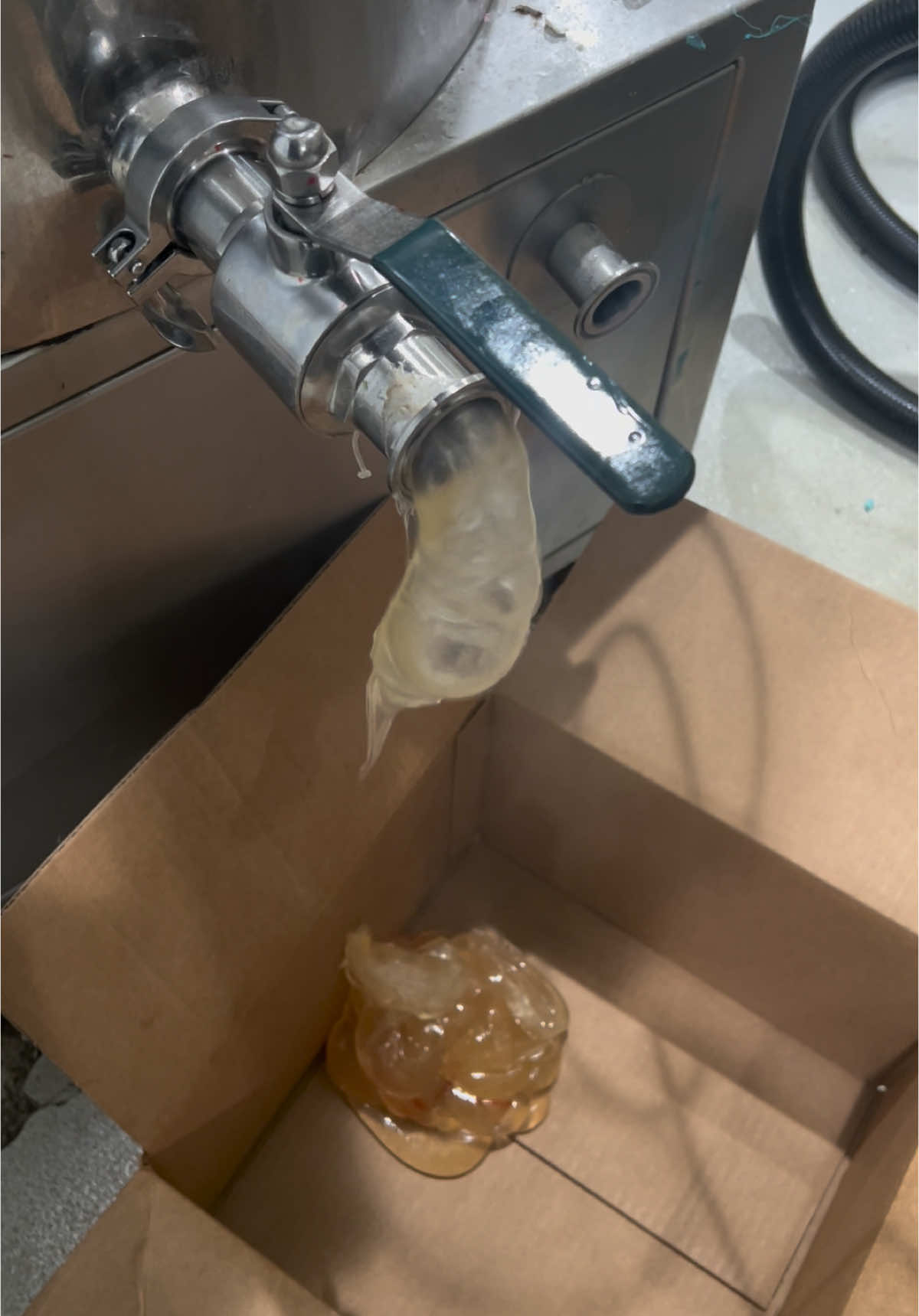 #machinetok #tapioca #cleanup #CleanTok #box #donalduck #tacobell #steamy #funny #meme #gelatin #cleaningtiktok #machinery #cleaning #tubbycustard #tubbycustardmachine #bubbles 