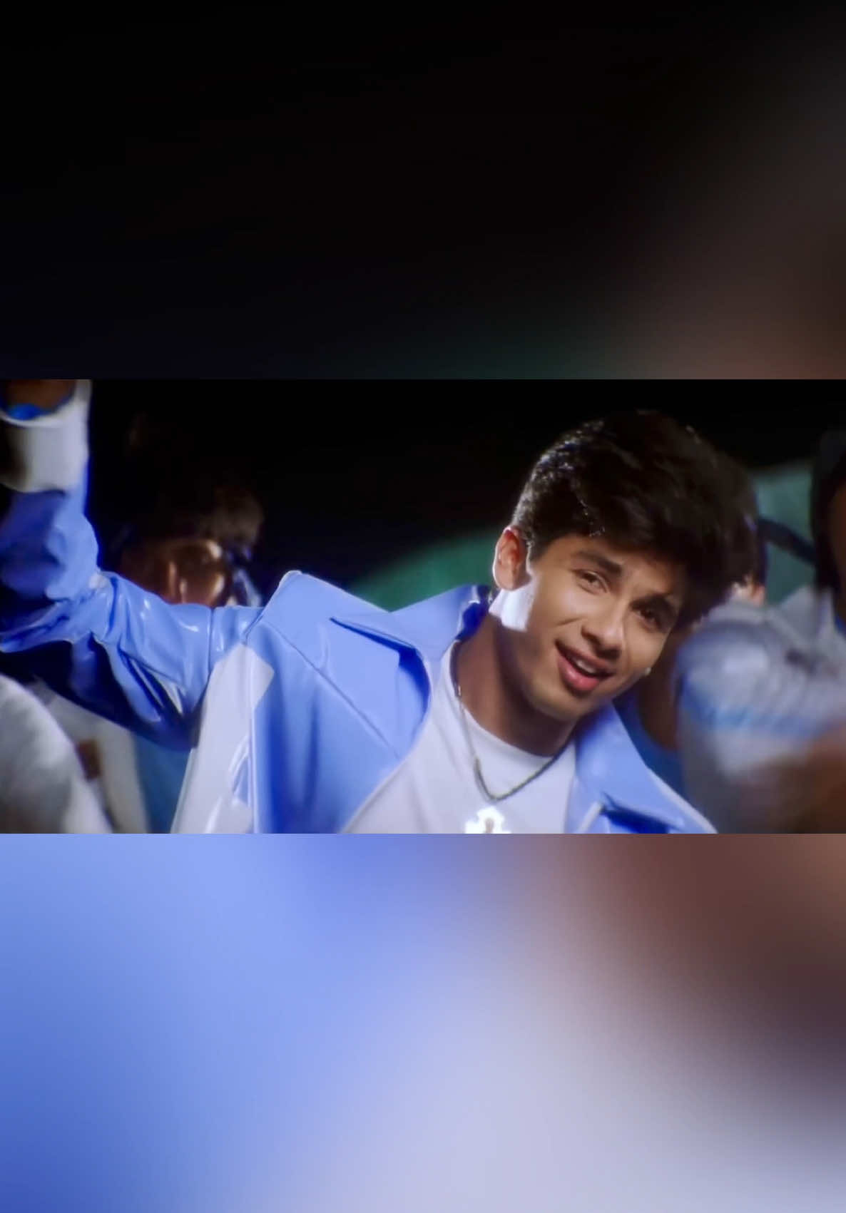 Mujhpe har haseena…🥰❤️ #pourtoi #ishqvishk #shahidkapoor🔥 #amritarao #shahidkapur #shahidkapoorfam #shehnaz #alishachinai #anumalik #kumarsanu #sonunigam #bollywoodsongs #foru #fyp #bollywoodthrowback #hindisong #bollywoodsong #mujhpeharhaseena 