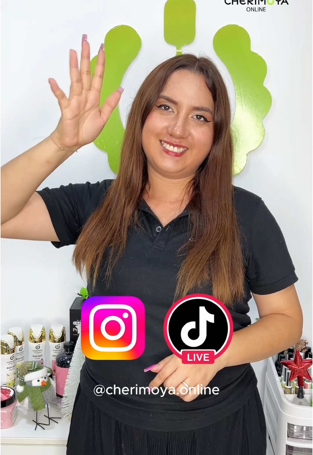 Nuestro primer Live 🥺💚 Para celebrar fin de año 🎊 ¿Cuándo? Viernes 20 a las 3pm ¿Dónde? Tik tok Live e IG live No te puedes perder el super premio del sorteo al finalizar el live, te sorprenderá 👀 #creatorsearchinsights  #sorteo #sorteotiktok #live  #fyp #viral #humor #viral_video #peru #tiktok #foryoupage #cherimoya #makeup #maquillaje #manicuraperfecta 