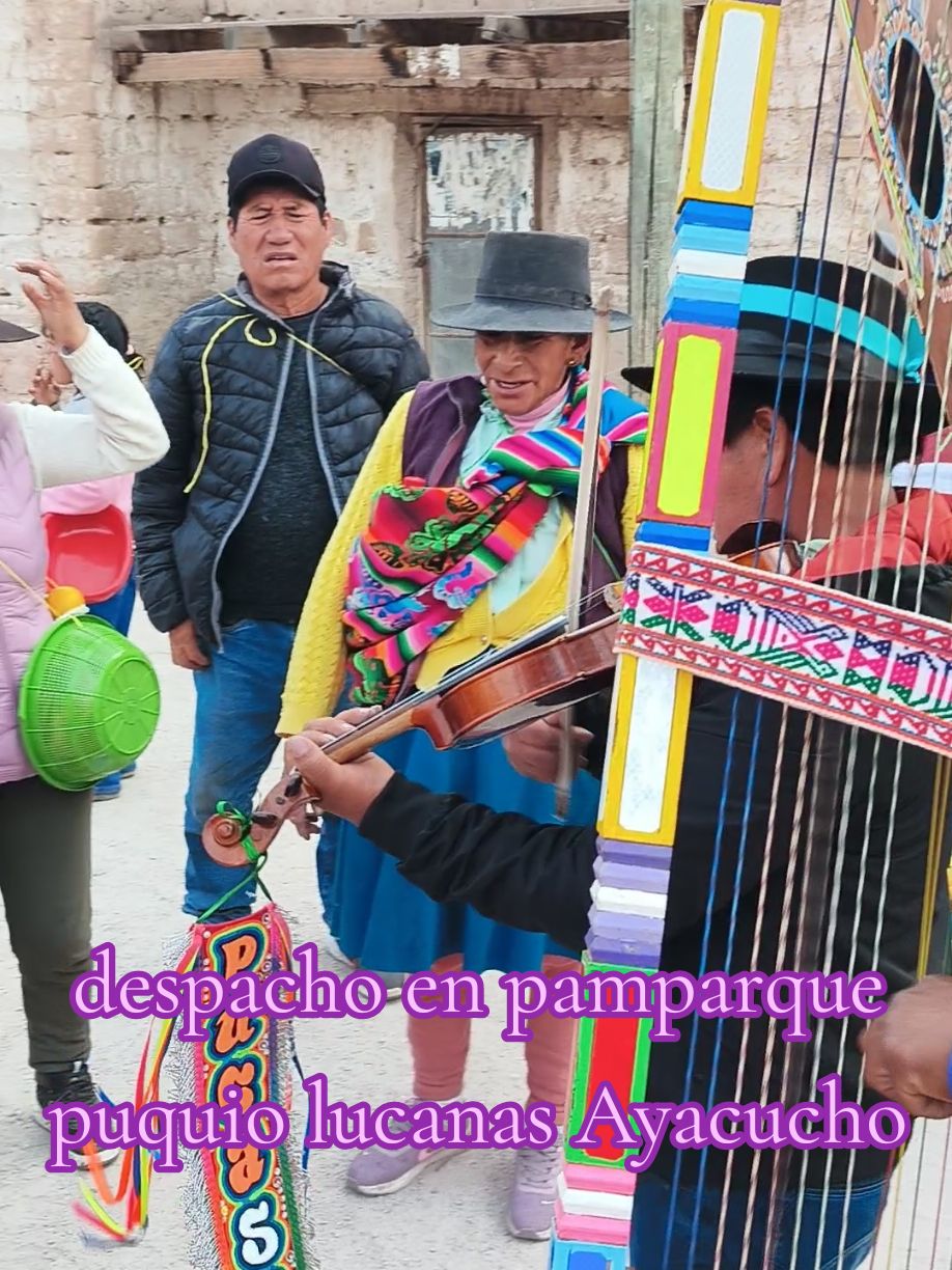 DESPACHO EN PAMPARQUE PUQUIO LUCANAS AYACUCHO #fiestadelagua #puquio_lucanas_ayacucho #costumbresdelperu #sequiatusuy #videoviralitiktok #parati #fyp 