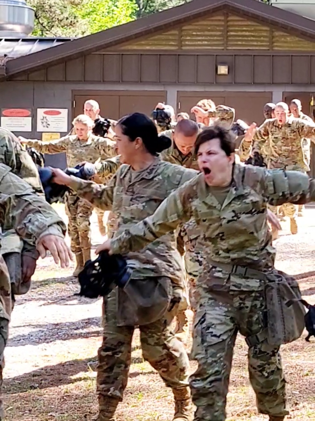 GAS CHAMBER!! #gas #armystrong #military #soldier #armylife #stronger #jackson #basic #basictraining #drilling #uniform #training #mask #gasmask #throwup #boots #trainee #trainees #charlie #company #strong #stronger #soldado #basico #entrenamiento #armysoldier #drillsergeant #drillinstructor #sand #scream #shout #screamitout #run #trial #thebest #myteam 