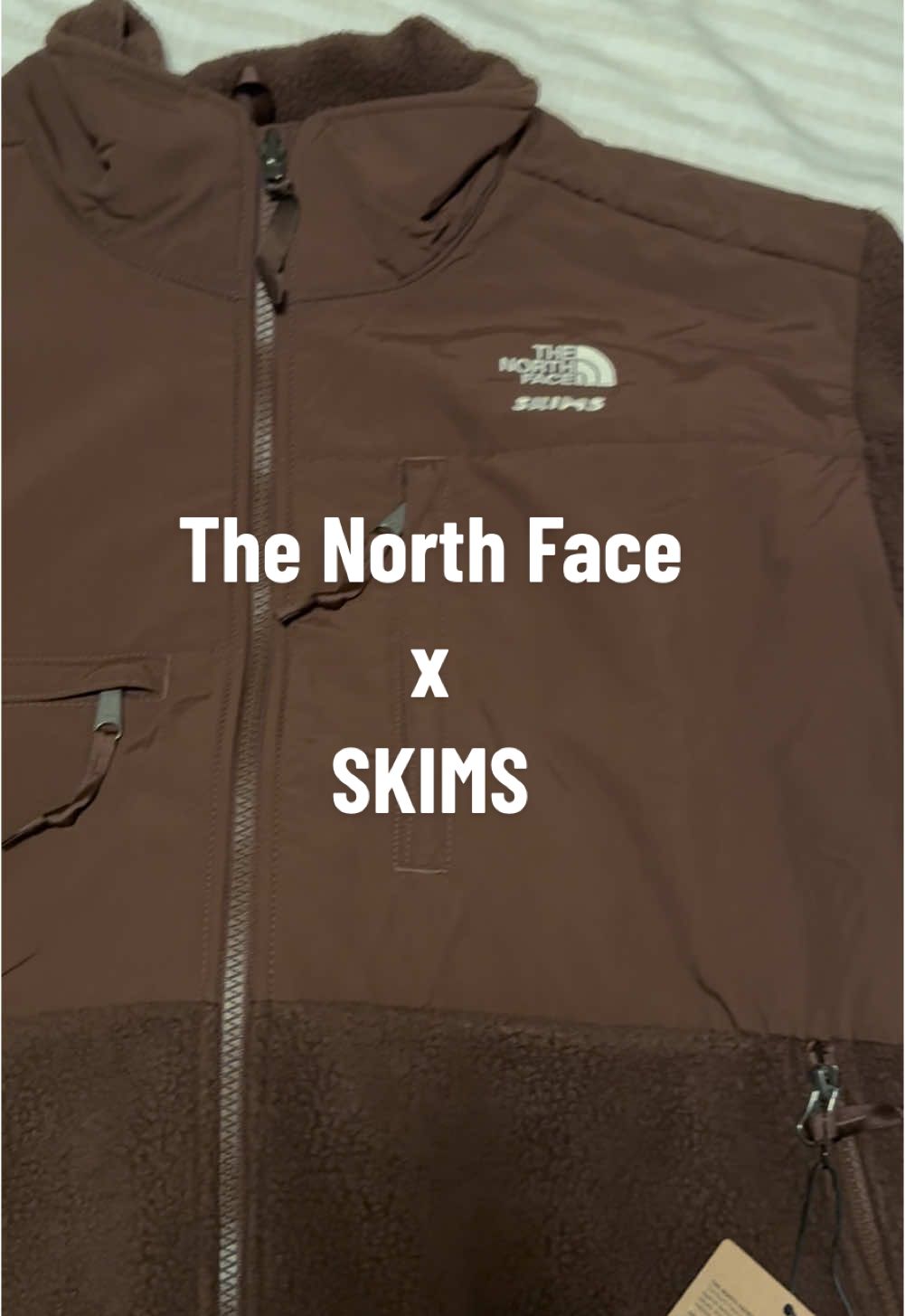 @SKIMS @thenorthface 1995 Retro Denali Fleece Jacket in “Cocoa” 🐻❄️☃️ #skims #thenorthfacexskims #thenorthfaceskims #skimsnorthfacedenali #skimsdenali #skimscollab #thenorthface #fyp #winter