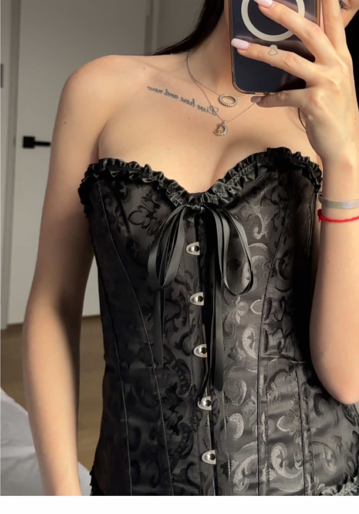 The secret to a stunning silhouette? This corset is everything you need. 🖤 Grab yours now in my TikTok Shop before it’s gone 🛒 #CorsetStyle #TikTokShopFinds #BodyShaper #MustHaveFashion #TrendyLooks #PerfectFit #TikTokShopping #FashionGoals #ShopNow #StyleUpgrade