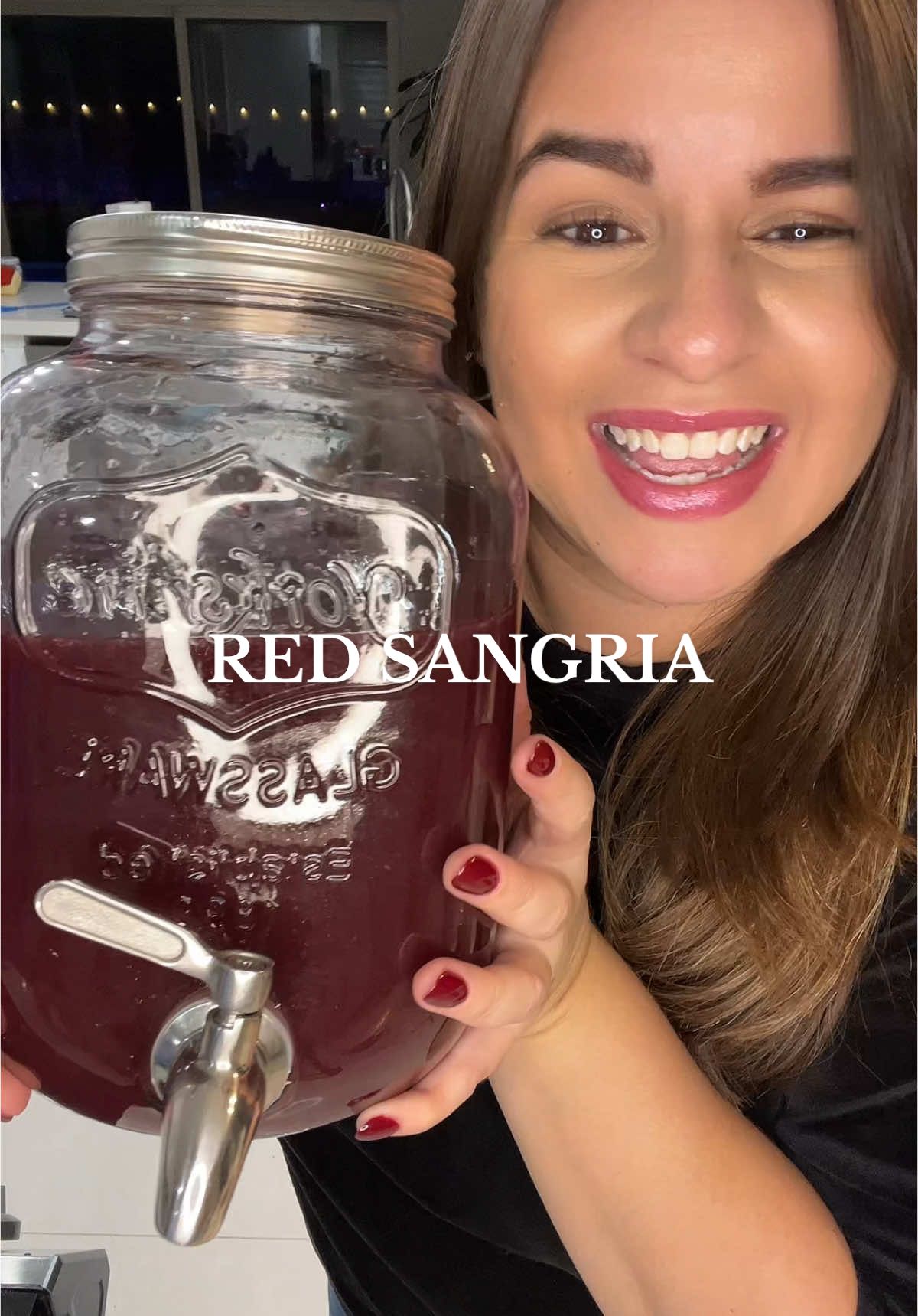 Save this for your holiday party! 🍷 #sangria #sangriarecipe #howto #cocktail #holidayideas #drinktok #drinkydrink #christmas #newyears #foodies #fypシ #Recipe #drinkrecipe #wine 