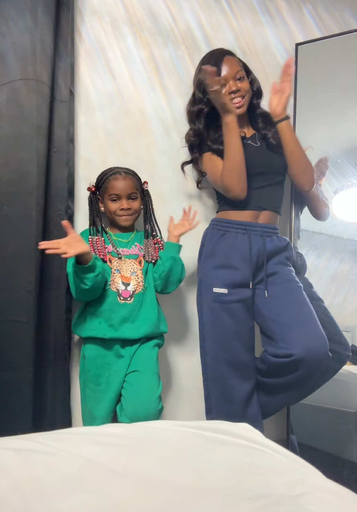 umm yea I definitely didnt tell her to do that at the end 🤦🏾‍♀️😂 #littlesister #bigsister #sistersforever #viralvideo #fypシ #xyzbca 