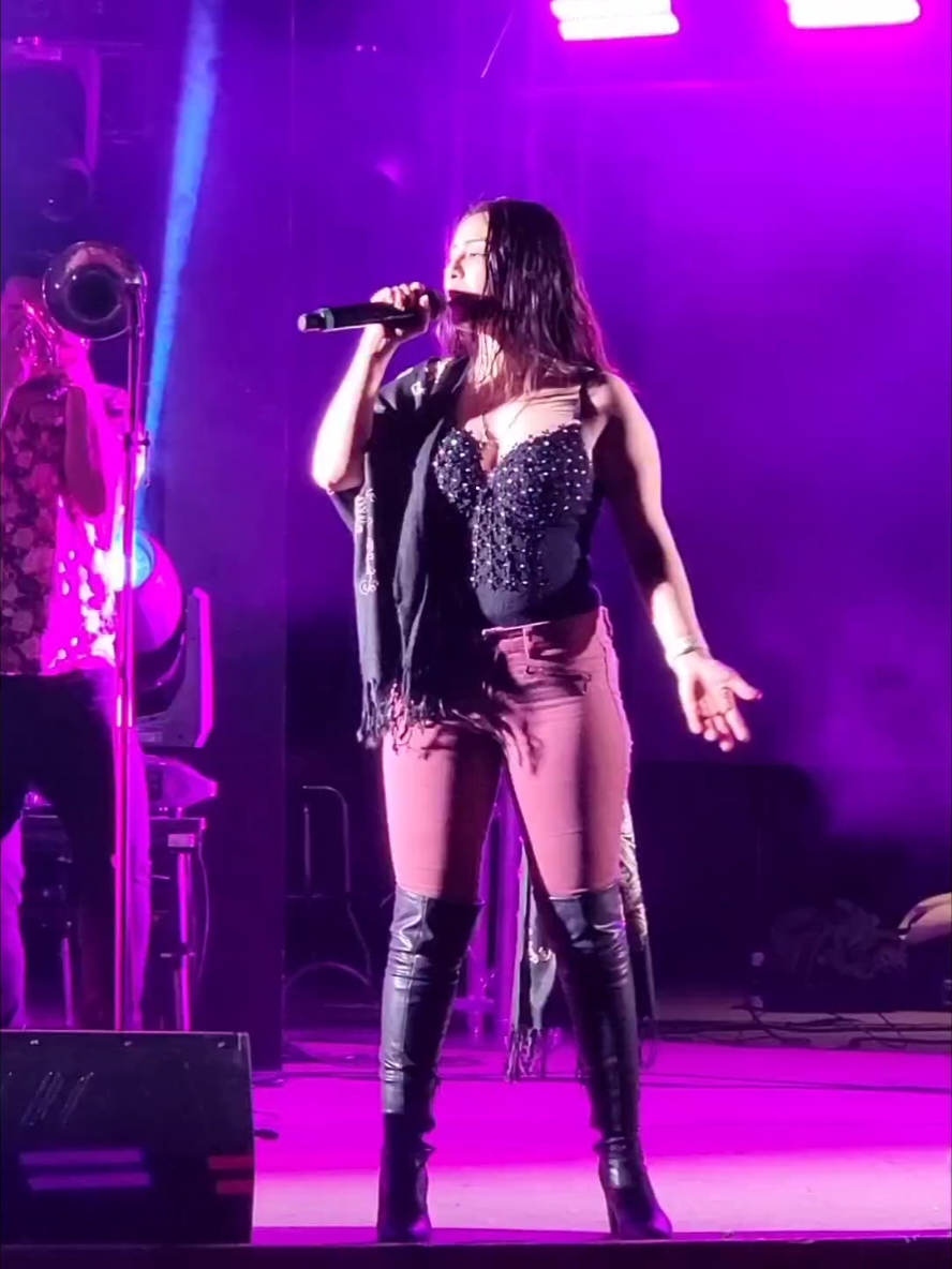 Viry Sandoval #tierracaliente #cochosdeguerrero #guerrero #virysandoval #virysandoval #leonardovidal90 #eventosmusicalesusa 