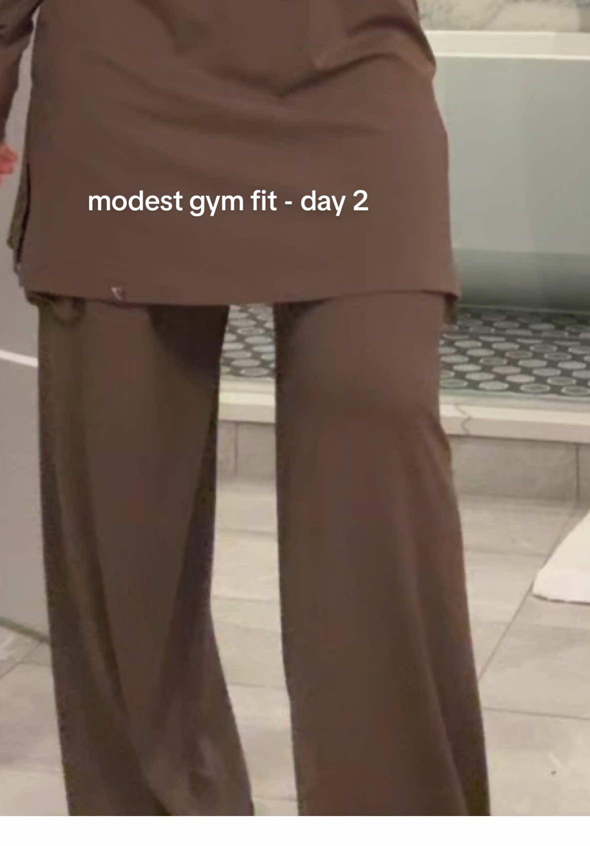 Day 2 of showing you my modest gym fit daily - this one is a snippet of my collection coming out in jan 🥹
