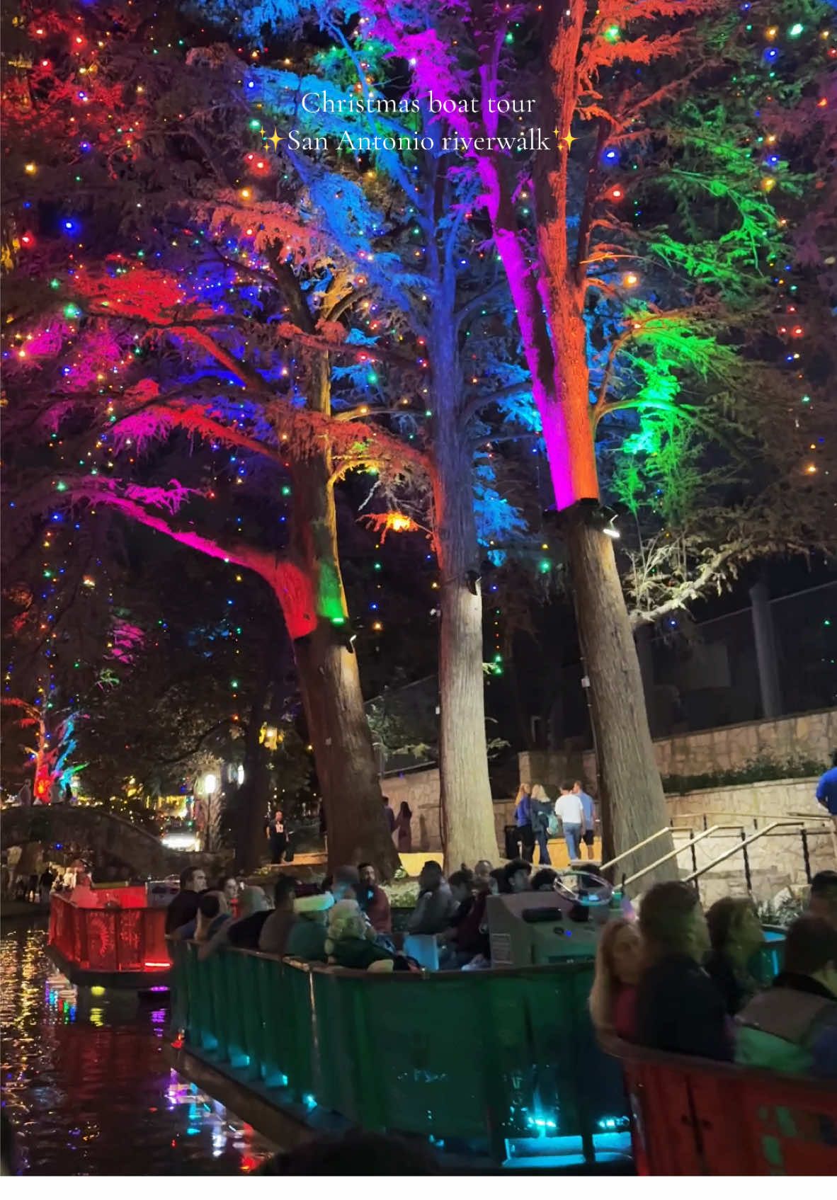 My favortie time of the year ✨🥰 #sanantonio #sanantonioriverwalk #christmas #christmaslights #cozy #texas #holiday  