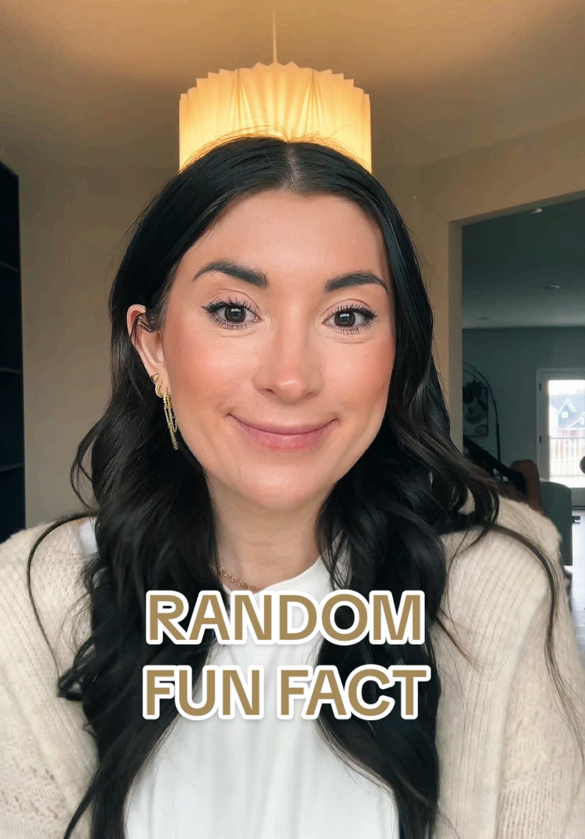 Just a random fun fact for ya 🤷🏽‍♀️ please tell me the most random thing about you in the comments i need to know #funfact #randomthoughts #fourleafclover #toungechallenge #randomfacts #tuesdaythoughts 