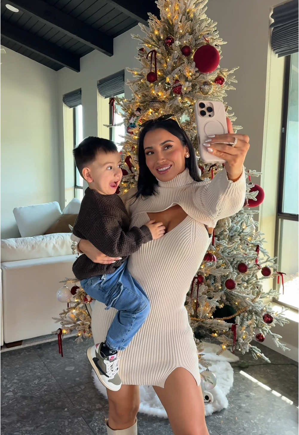 @TORRAS US I’m obsessed with this phone case! I don’t even use a tripod anymore. P.S this would make a perfect stocking stuffer gift 😉   #YogaWithTORRAS #toddlermom #giftideas #torrasphonecase #torrasstand 