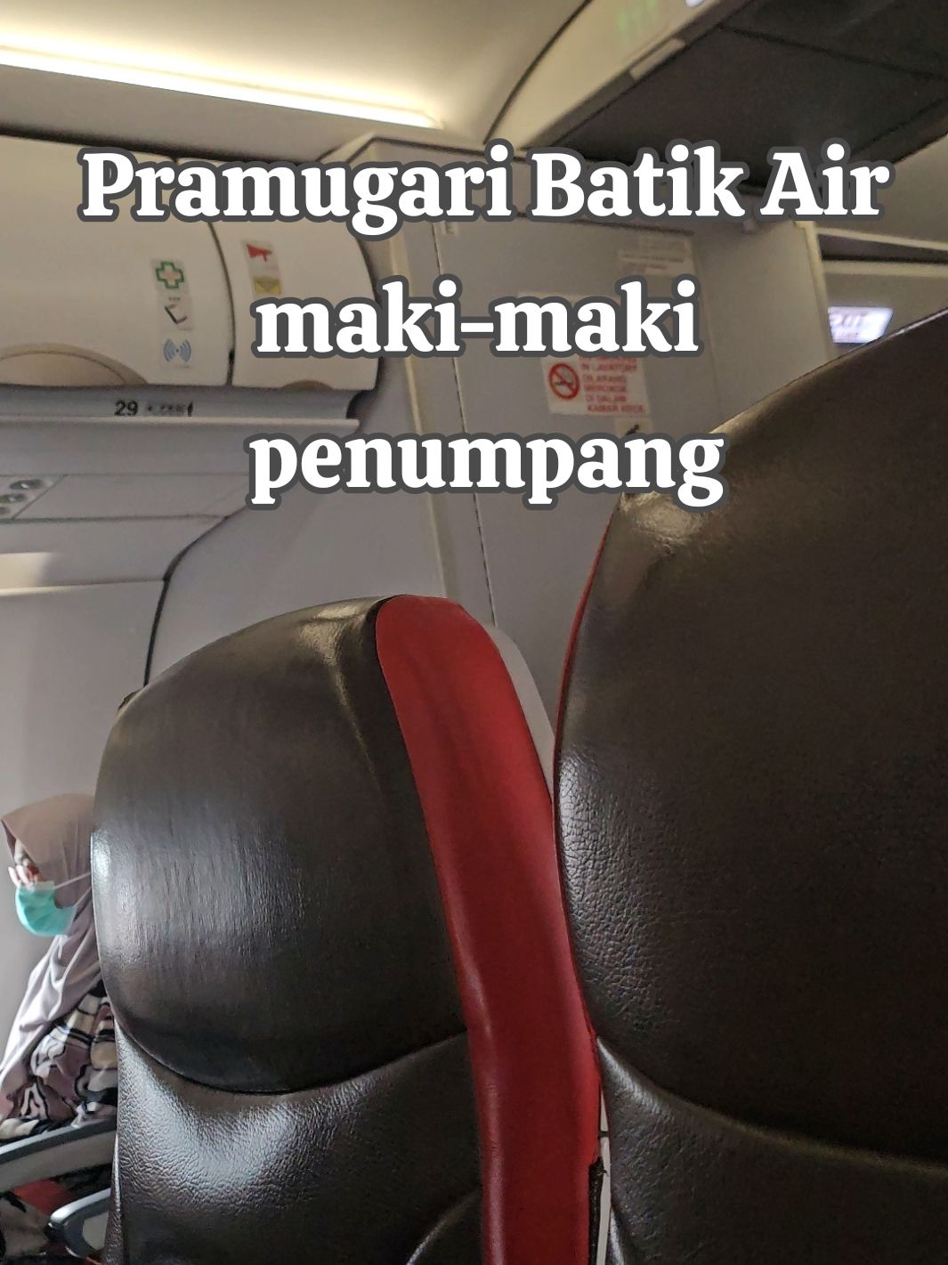 Ini kejadian baru kemarin tgl 17 Desember 2024 Sebetulnya emosinya bukan ke saya sendiri, tapi ke penumpang lain (perempuan) Kronologinya kalau saya tidak salah dengar, penumpang tersebut mau masuk kamar mandi, tapi karena pada penuh, penumpang tersebut bilang ke pramugari 