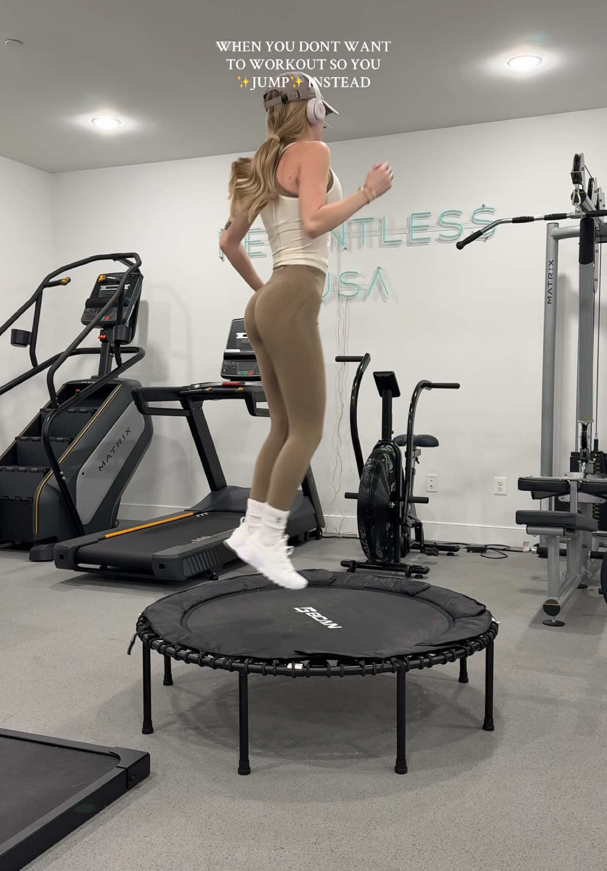 10/10 would recommend getting a mini trampoline 🤭 #fyp #workout #homegym #workoutwithme #trampoline #gym #cardio 