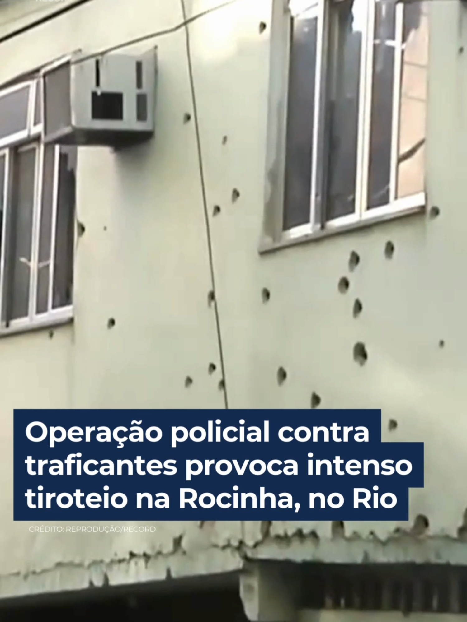 Um morador, atingido por bala perdida, foi levado para o hospital #TikTokNoticias #JornalDaRecord #operação #tiroteio #Rocinha #RJ #traficantes