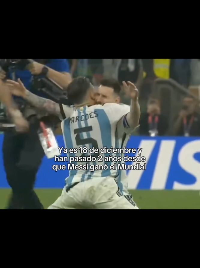 Hoy se cumple 2 años desde que Messi ganó el mundial, lo último que le faltaba 🥹🩵🤍 #messi #argentina #campeonesdelmundo #lionelmessi #mundialqatar2022 #fifa #worldcup2022 #scaloneta #argentinacampeon #viral #fvpシ #viral_video #tiktok #tiktokponmeenparatiporfa