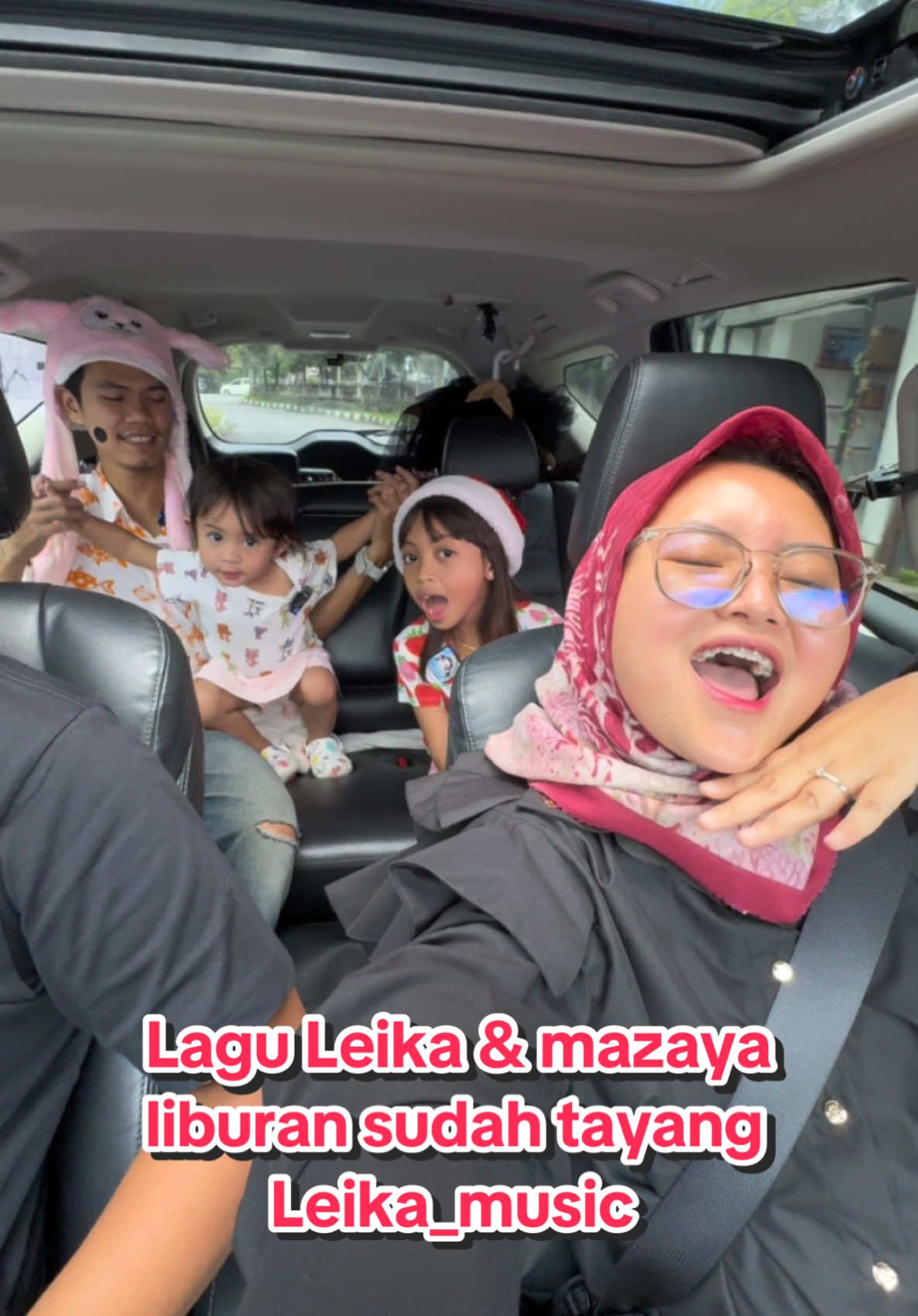 Video klip sudah tayang gaes di youtube channel leika musik, gass langsung cek video klipnya 😍🎉🔥❤️ . #leika #leikagarudita 