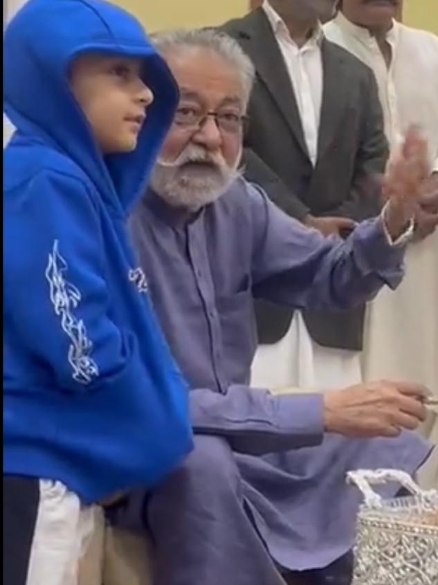 sadkoo Murshid #bheej_pagara❤💞 #pir_sabgatullah_shah_rashidi #ڀيڄ_پاڳارا🌹 #pirpagara #foryoupage #fypシ #wadero_mustafa_hingorjo #fypシ #viralvideo #viewsproblem #foryoupage 