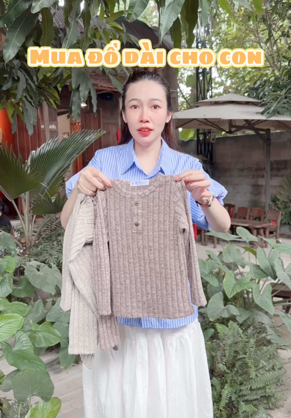 Bộ này đang có giá tốt. 4 bộ có 160k. Mấy chị săn lẹ nha. #xuhuong #moccoco #mevabe #thoitrangchobe #bodaitay #bodaitaychobe 