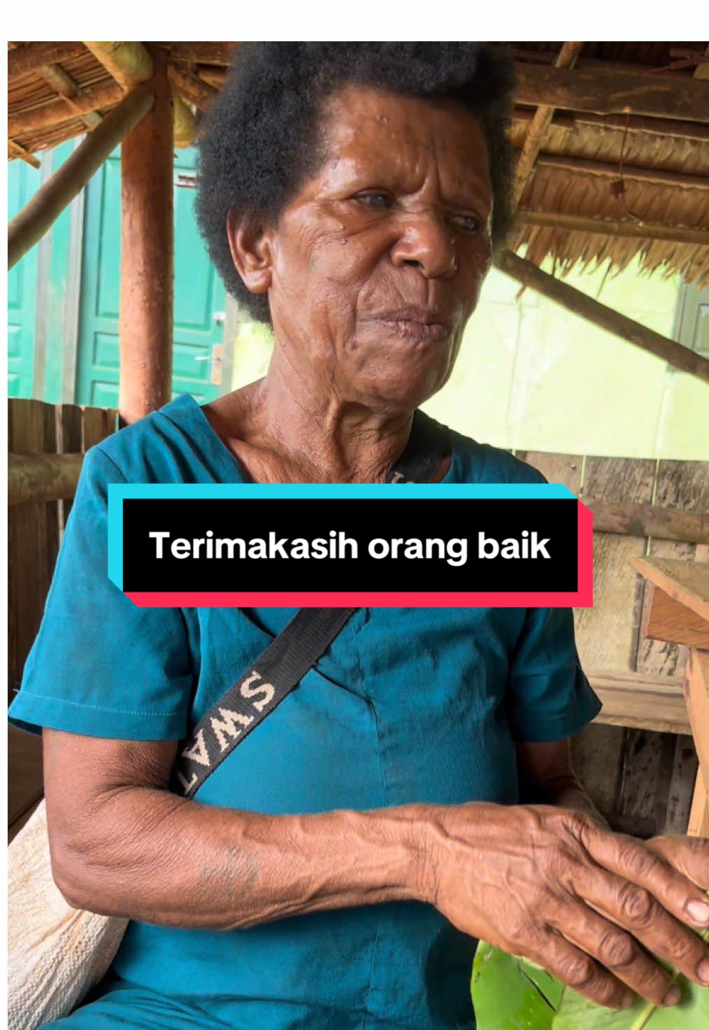 Terimakasih Mba @Hyldha sudah sayang mama dolorosa.  #satgaspapua #papuapedalaman #perbatasanpapuanugini #papua #yonif144jayayudha #papuaselatan #orangbaik #berandatiktok #salingberbagi #berbagiituindah 