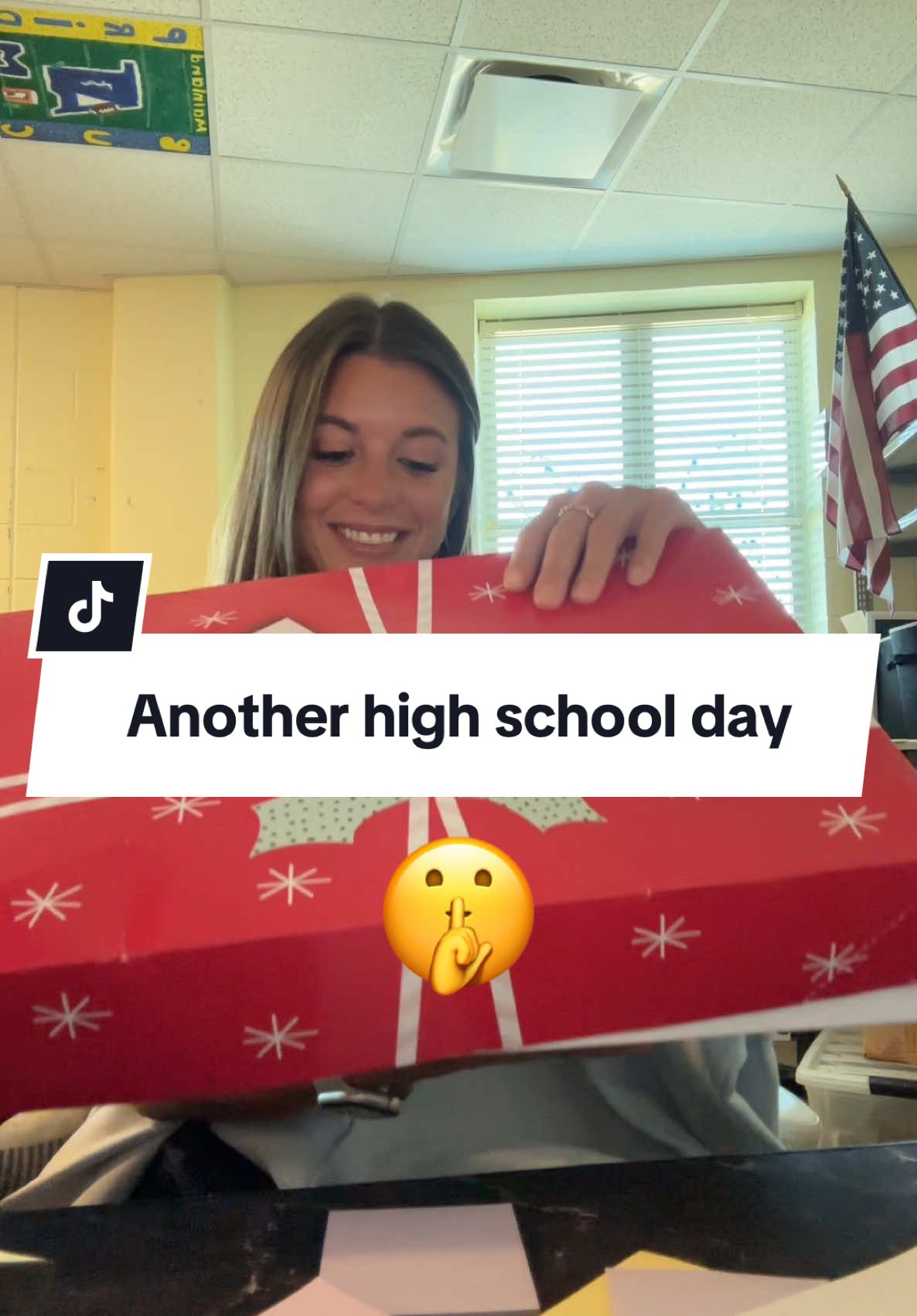 #fyp #highschool #highschoolteacher #pov #dayinmylife #teacher #teachersoftiktok #teachertok #teacherlife #student #classroom #studentlife #highschoollife #seniors #school #dayinthelife #teaching #highschool #gifts #teachergifts 