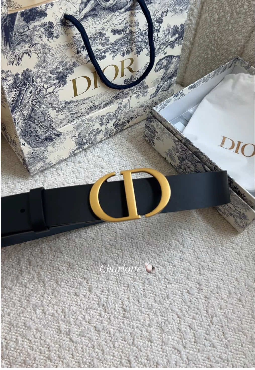 such a classic staple for your wardrobe 🖤 @savebullets.alice  #diorunboxing #30montaigne #CD #belt #fyp 