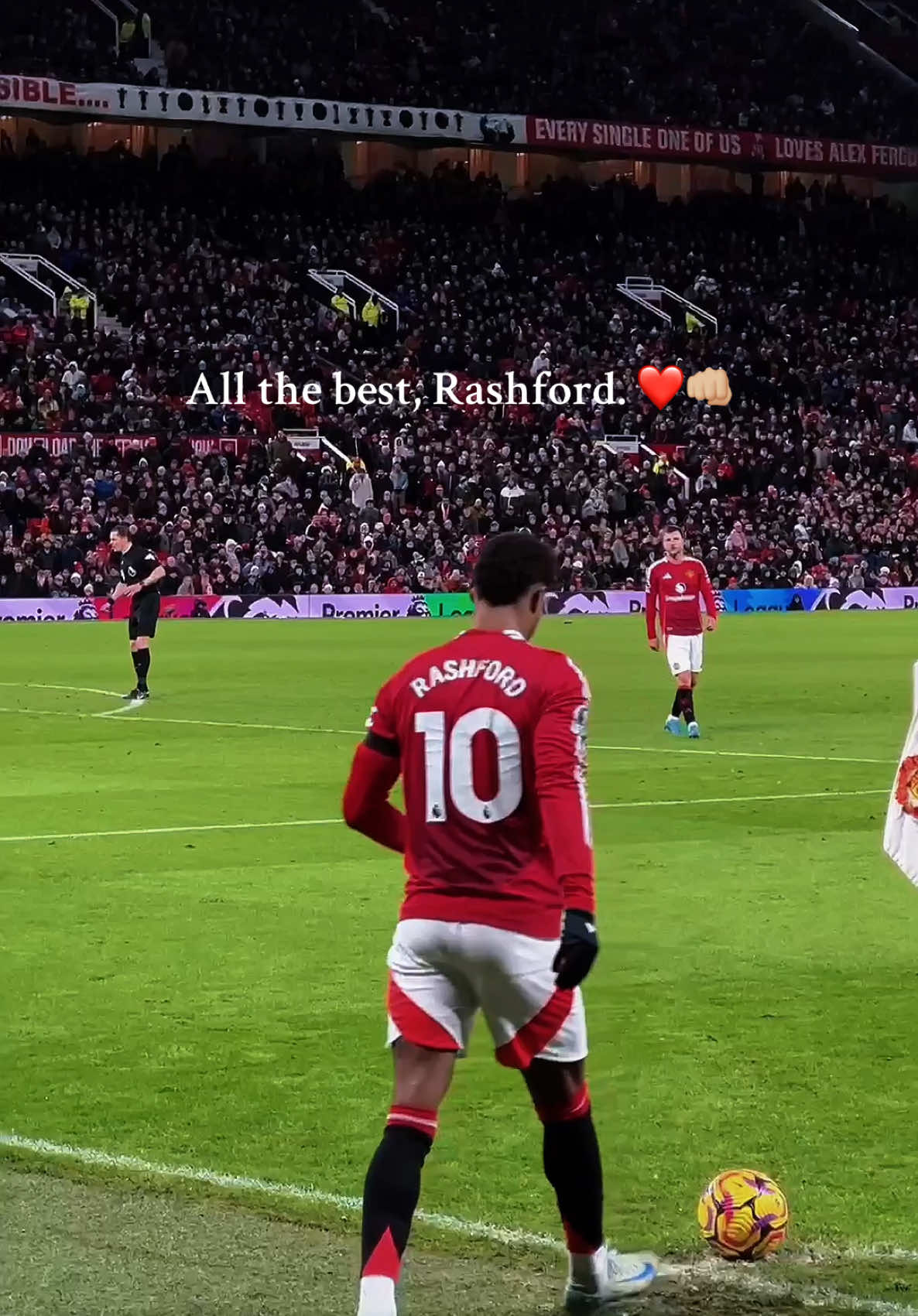 Ujungnya berakhir kayak gini ya, Bang? All the best, Rashford. ✊🏼 #MUFC #TheUnitedWave ___ 📹: Mario Delano | 7 December 2024, Man. United vs Nottingham Forrest.