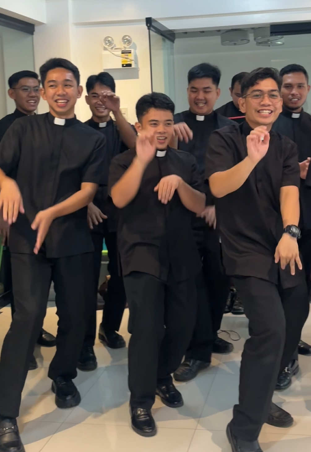 Thank you po. 🙏 #SaintBenedictDiocesanSeminary #DiocesanSeminarians #Diocesan #LibmananSeminarians #christmascarol #seminarista #seminarians #singingseminarians #nagaseminarians #bicolseminarians #feelingblessed #feelinghappy 