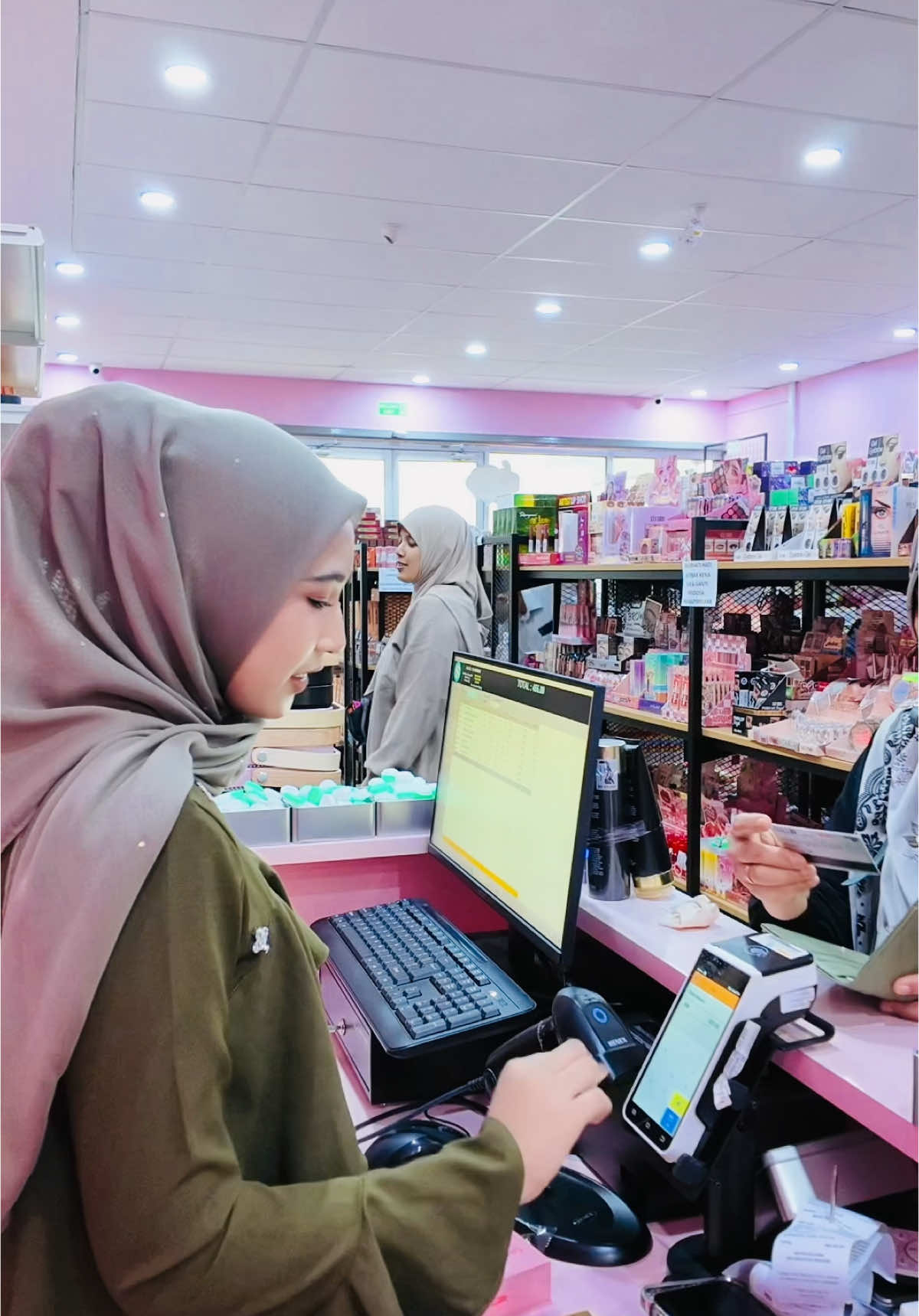 Kosmetik Zila Beauty Shop 📍No.3 Lorong C Jalan Masjid, Kg.Melayu Majidee Johor Bahru. ⏰11pagi - 10malam #fypシ #foryoupage #fyp #tiktokviral #tiktokmalaysia #viralvideo #kosmetikviral #kosmetik #zilabeautyshop #makeup #skincare #bodycare #haircare #johordarultakzim🔴🔵 #singapore #tiktoksingapore🇸🇬 