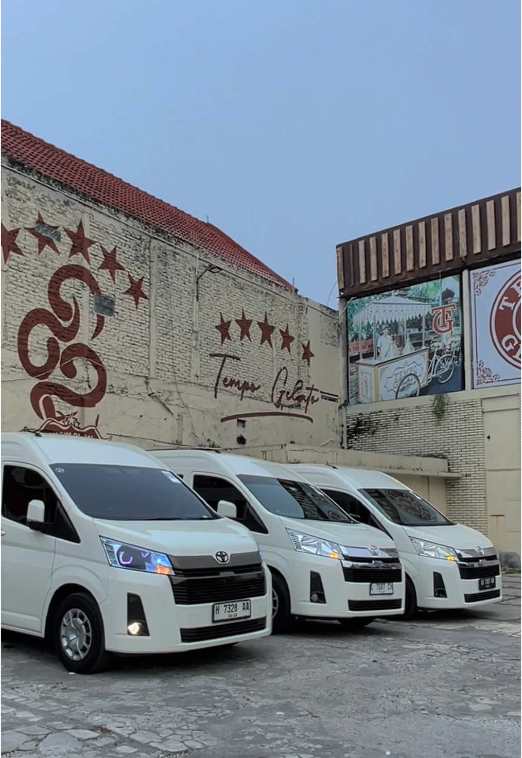 Maturnuwun 🙏🏻 #storydrivermuda #drivermuda #drivermudapunyacerita #hiace #hiacepremio #innovareborn #innova #diesel #sewamobiljogja #jogjaistimewa #rentalmobil #sewahiacejogja #hiacejogja #viral #beranda #4u #fyp #jogja24jam #capcut 