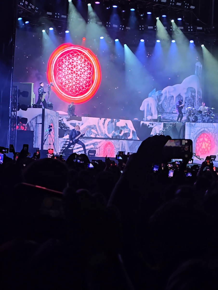 Shadow moses #foryourpage #fyp #foryou #concierto #emo #oliversykes #bmth #bringmethehorizon #estadioazteca #mexico🇲🇽 