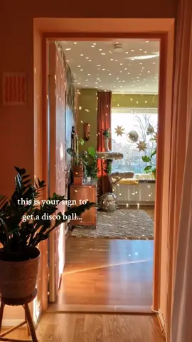 Some might say it's too much, I am willing to agree 😂 But at the same time... look at all the sparkles 🥹✨️ I find disco balls add so much joy in home decor, don't you? 🧡