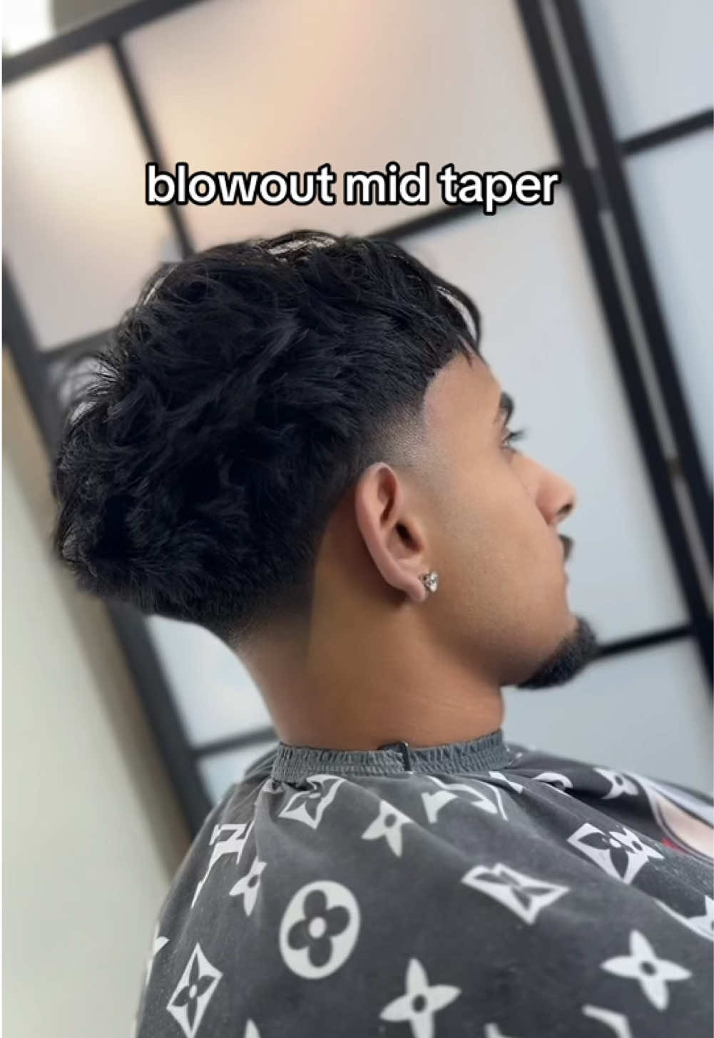 blowout taper 💥 #blowout #vancouver #barber #blowouthair #blowouttaper #taperfade #wavyhair #hair #haircut #hairstyle #fyp #content #trending #viral 