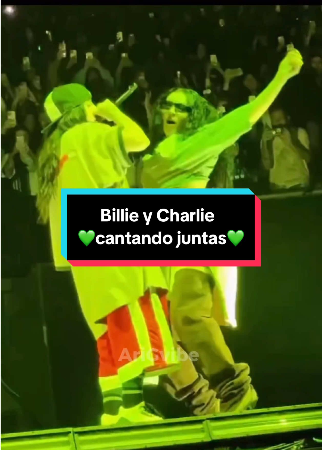 Billie Eilish y Charlie xcx cantando juntas en los angeles💚✨😱  #billieeilish #charliexcx #billieeilishedits #billie #fyp #parati #wlw @BILLIE EILISH @Charli XCX 