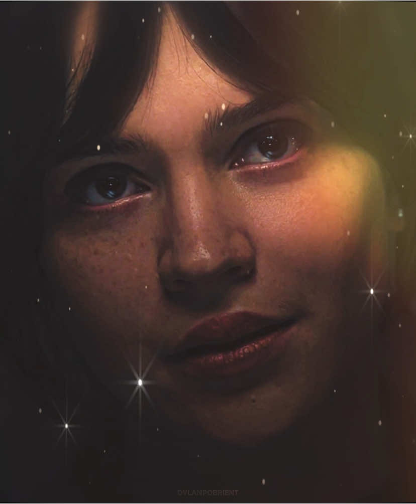 Sophie Thatcher world domination | Is the sparkle/star overlay too much???? #dylanpobrient #sophiethatcher #sisterbarnesedit #hereticmovie #sophiethatcheredit #edit #viral #dontletthisflop #blowthisup #capcut #blurrr 