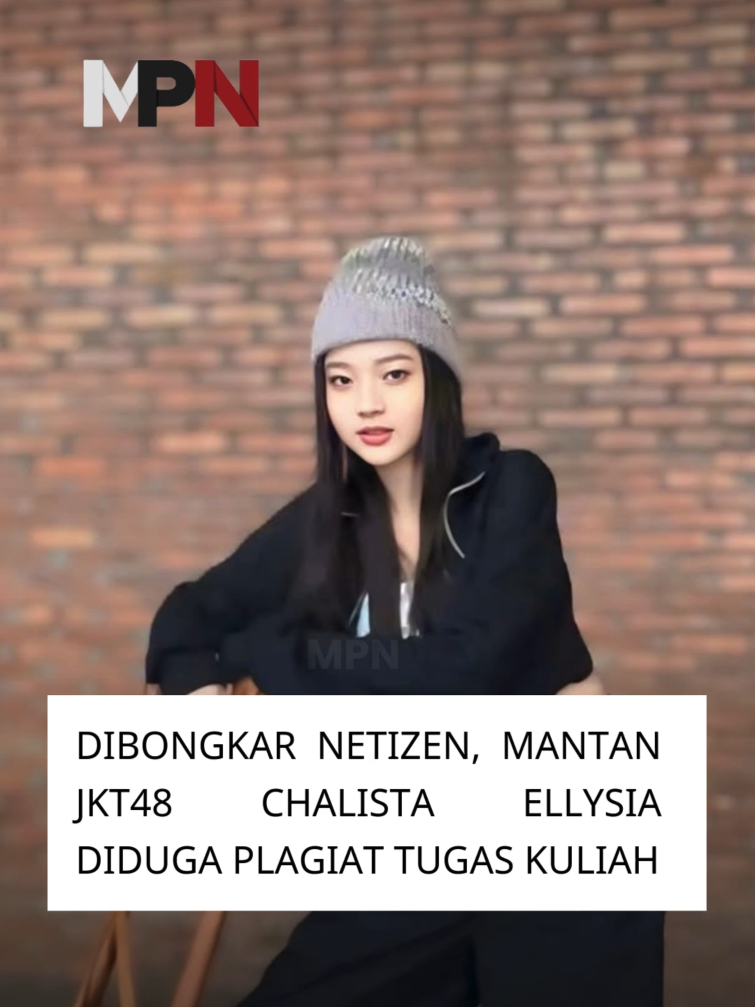 Chalista Ellysia, eks anggota JKT48, dituding plagiasi tugas kuliah oleh netizen. Ia mengaku juga korban & ajak diskusi langsung untuk klarifikasi.#chalistaellysia #foryou #viral