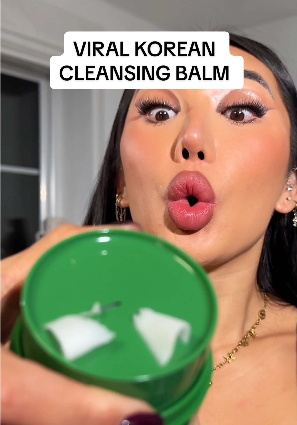 @dr.althea_official grinding cleansing balm is waste free and is perfect for removing  light or heavy makeup! 😍 isn’t this product so clever!  #creatorsearchinsights #koreanskincare #cleansingbalm #dralthea 