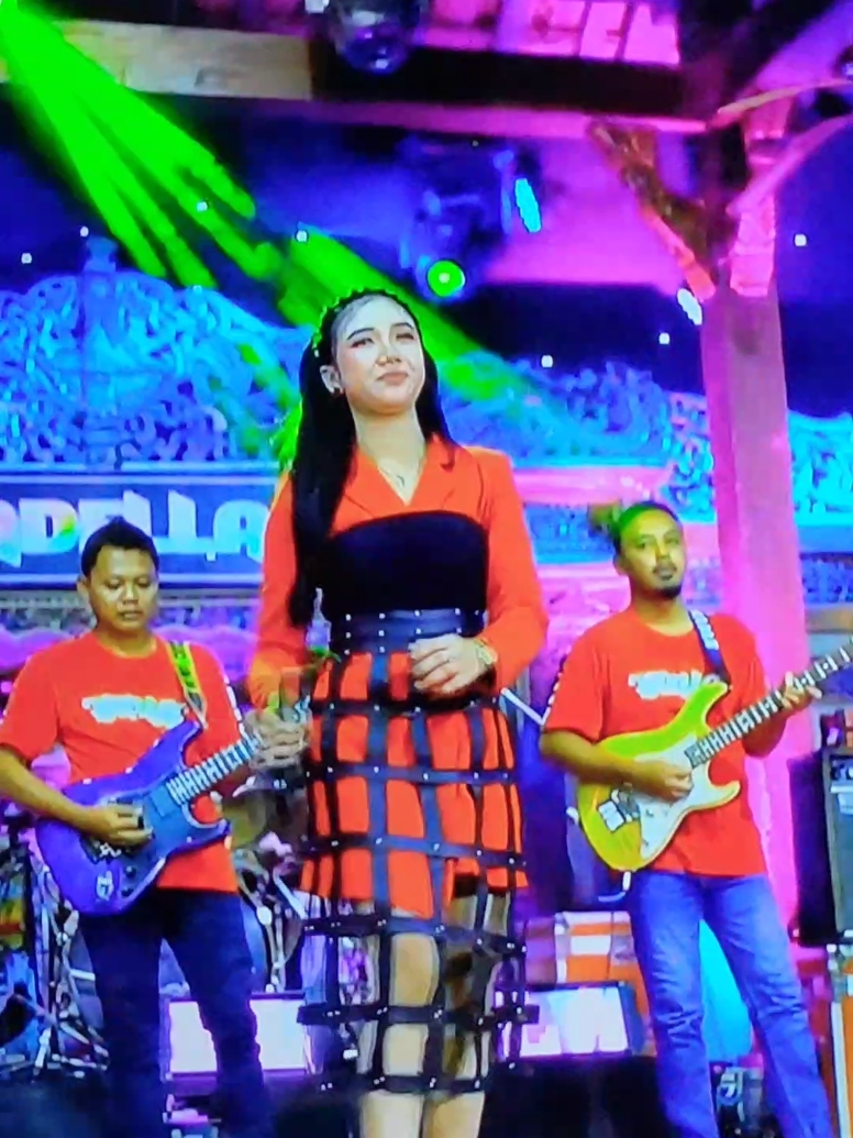 Dalan Liyane => Cantika Adella -•||•-Om Adella the real dangdut koplo -•||•- Henny Adella #dalanliyane #cantikaadella #omadella #hennyadella 🎵@ADELLA MUSIC COMMUNITY 