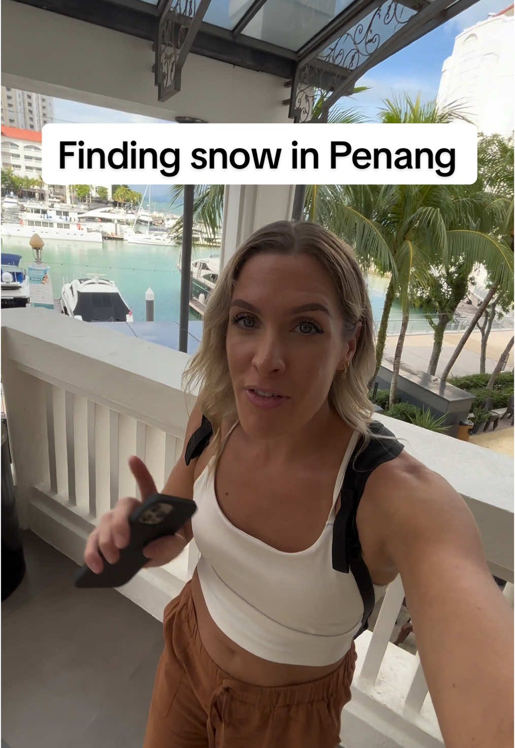 We were not dressed for the weather today 😅🤭 they did kit us out though! #thehutchinsons #penang #malaysia #christmas #snow #weather #cold #christmasaway #travelvlog #worldschooling #ukfamily #magical 