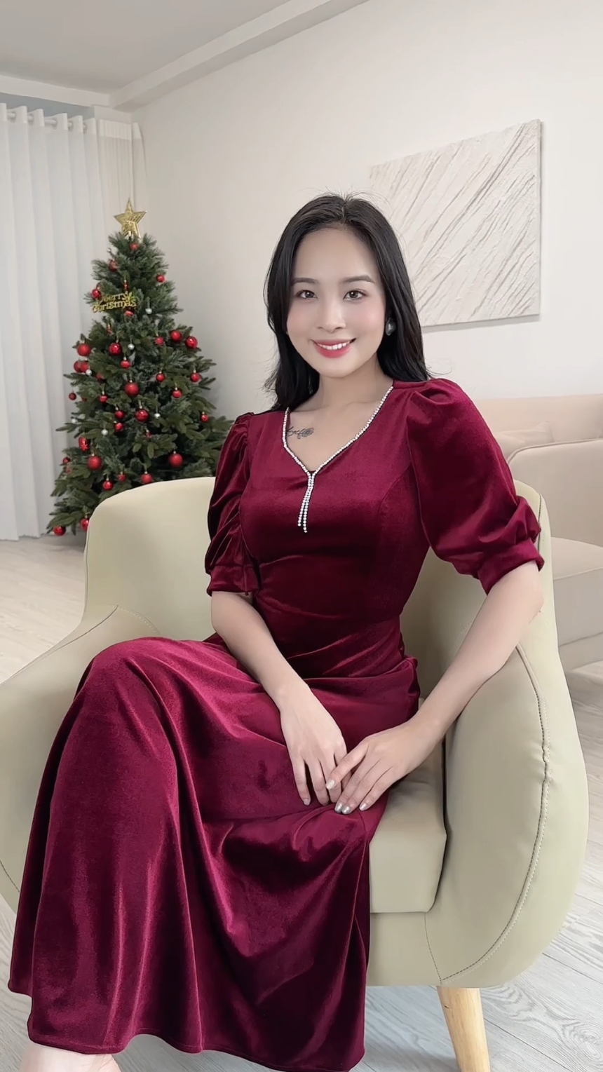 Đầm nhung maxi dáng dài dự tiêkc đính đá sang trọng #damdutiec #damtrungnien #damtangme #damthietketrungnien #damdai #vaydutiec #vaydutiecsangchanh #vaydutieccuoi 