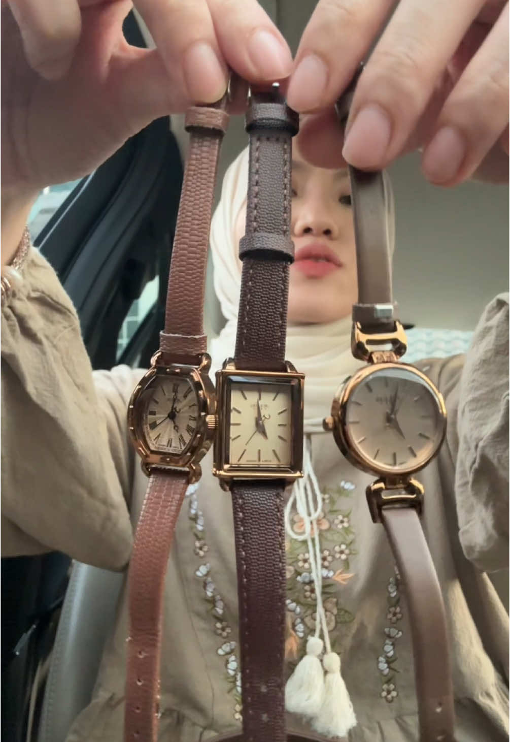 I suka brown watch diorang sebab senang nak match wih any outfit! 🫶🏻🙊 #juliuswatch #julius #jamtangan #jamtanganwanita #koreanwatch 