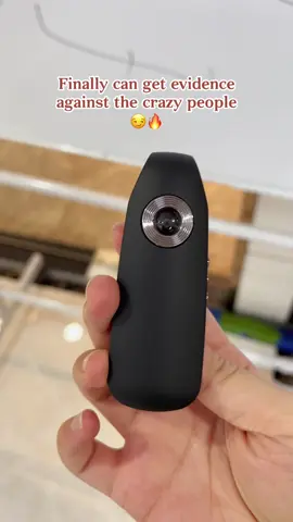 The best gift for Christmas Black Friday ‼️‼️ #fyp #tiktokmademebuyit #dealsforyoudays #falldealsforyou #pic #audio #body #tactical #bodycam #recording #motionsensor #treasurefinds 
