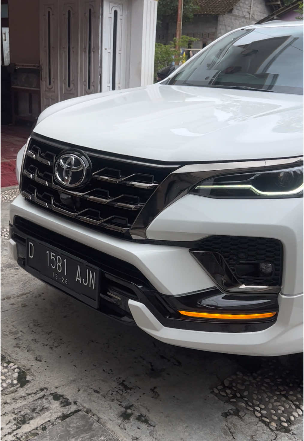 Fortuner GR Sport 2.4 2021 - unit jarang pakai ,sangat terawat - ⁠km 28rb real Record Auto2000 - asli nopol D tgn 1 dari baru - ⁠pajak panjang ,bln 12 sdh baru - bbm selalu Dexlite / Pertadex - ban bawaan 2021 / serep blm turun - kunci cadangan / manualbook ada - dokumen komplit / toolskit lengkap Lokasi Ngluwar ,Perbatasan Jogja - Magelang untuk detail harga ,foto ,video , bisa WA / Telfon nomor di bawah ! ( 0823 3333 1942 ) #jualbelimobil #jualbelimobilbekas #jualbelimobiljateng #mobilsecond  #mobilbekas #jualbelimobilsecond #jualbelimobilbekasberkualitas #jualbelimobilbekasmurah #jualbelimobiljogja #jualbelimobiljateng #jualbelimobilsolo #jualbelimobilsemarang #jualbelimobilmurah #jualmobil #jualmobilmurah #jualmobilsecond #jualbelimobilmagelang #venturer #toyota #fortuner 