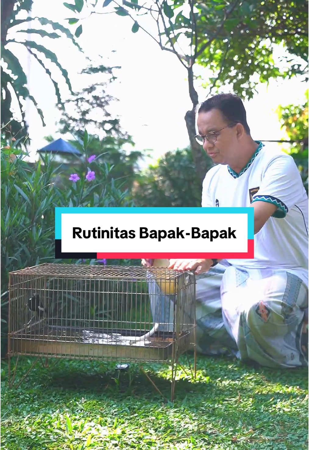 Alhamdulillah, sekarang bisa lebih serius menjalani rutinitas bapak-bapak fokus sama hobi merawat burung-burung kesayangan. Hal ini dapat menjadi momen refleksi yang bikin pikiran lebih jernih. Apalagi kalau burung-burung itu sudah mulai berbunyi dan terlihat sehat, rasanya sangat menenangkan. :) Kalau teman-teman, apa rutinitas yang biasanya kalian lakukan untuk melepas penat?